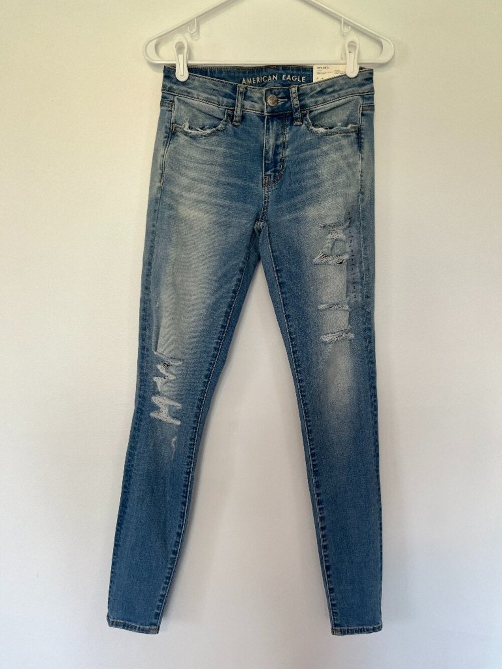 American Eagle Indigo Skylight Destroy Super Stretch Jennings NWT | Size 2L